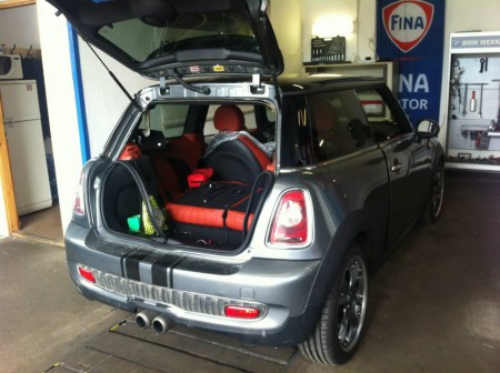 KAROSZÉRÍAJAVÍTÁS