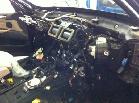 AUTÓVILLAMOSSÁG - KLÍMASZERELÉS